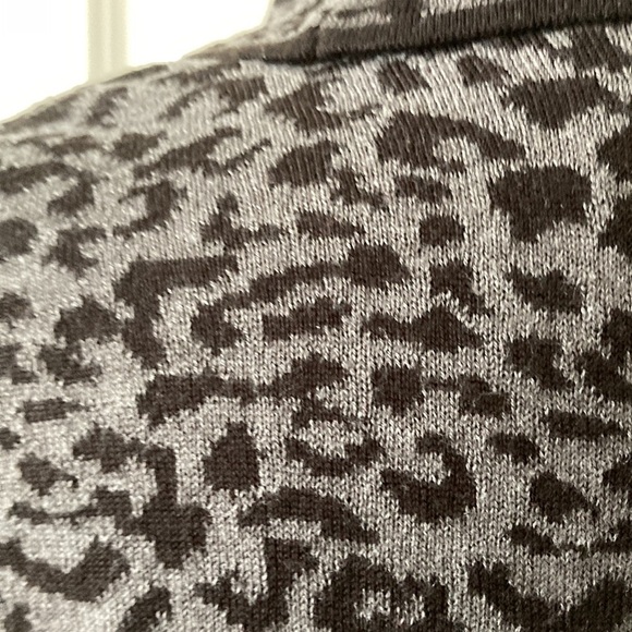 Calvin Klein small turtleneck sweater animal print black gray - Picture 9 of 12